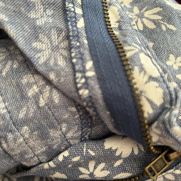 NWT Old Navy Women's High Rise Chambray Floral Everyday Short 10 - Picture 12 of 14